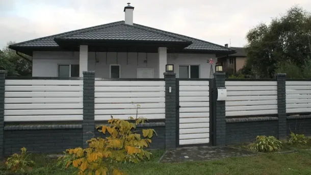 Бетонный забор Черный Кирпич 1