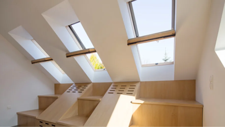 Центрально-поворотное окно Roto Designo R49 H с термоблоком WD 4